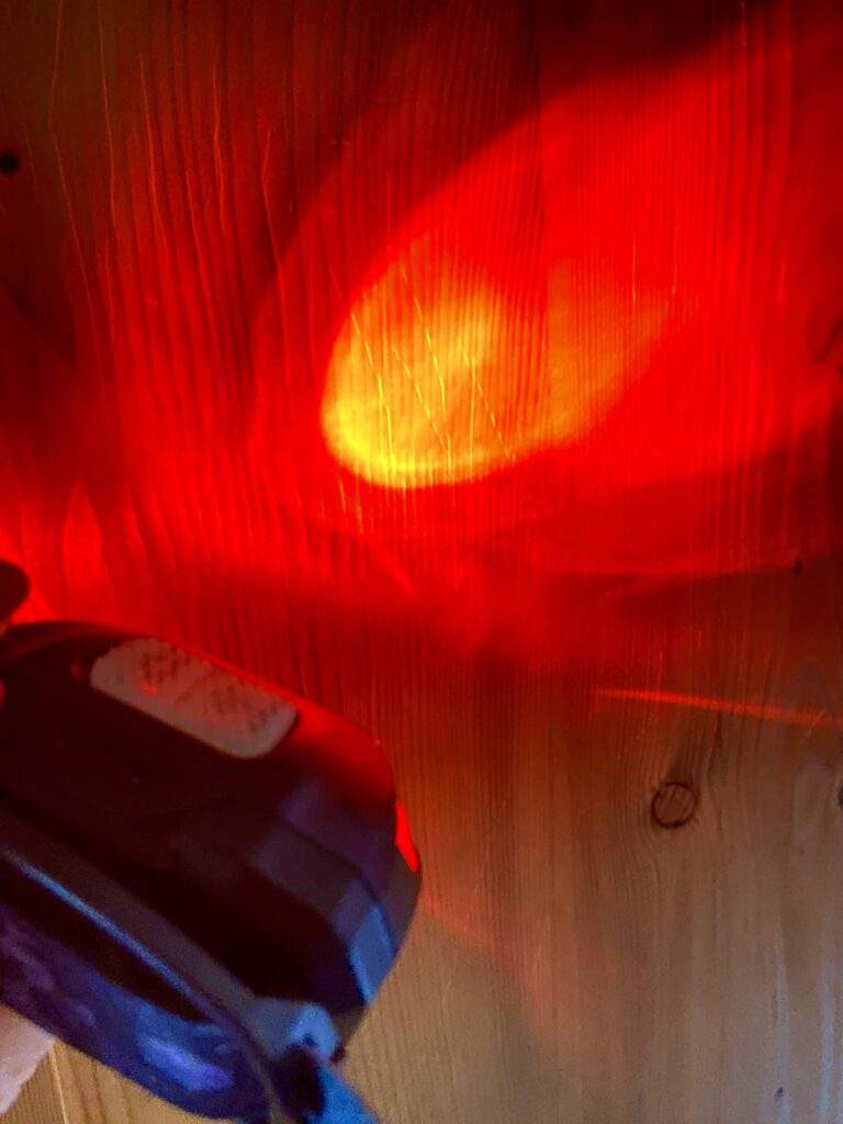 Stirnlampe mit Rotlicht
