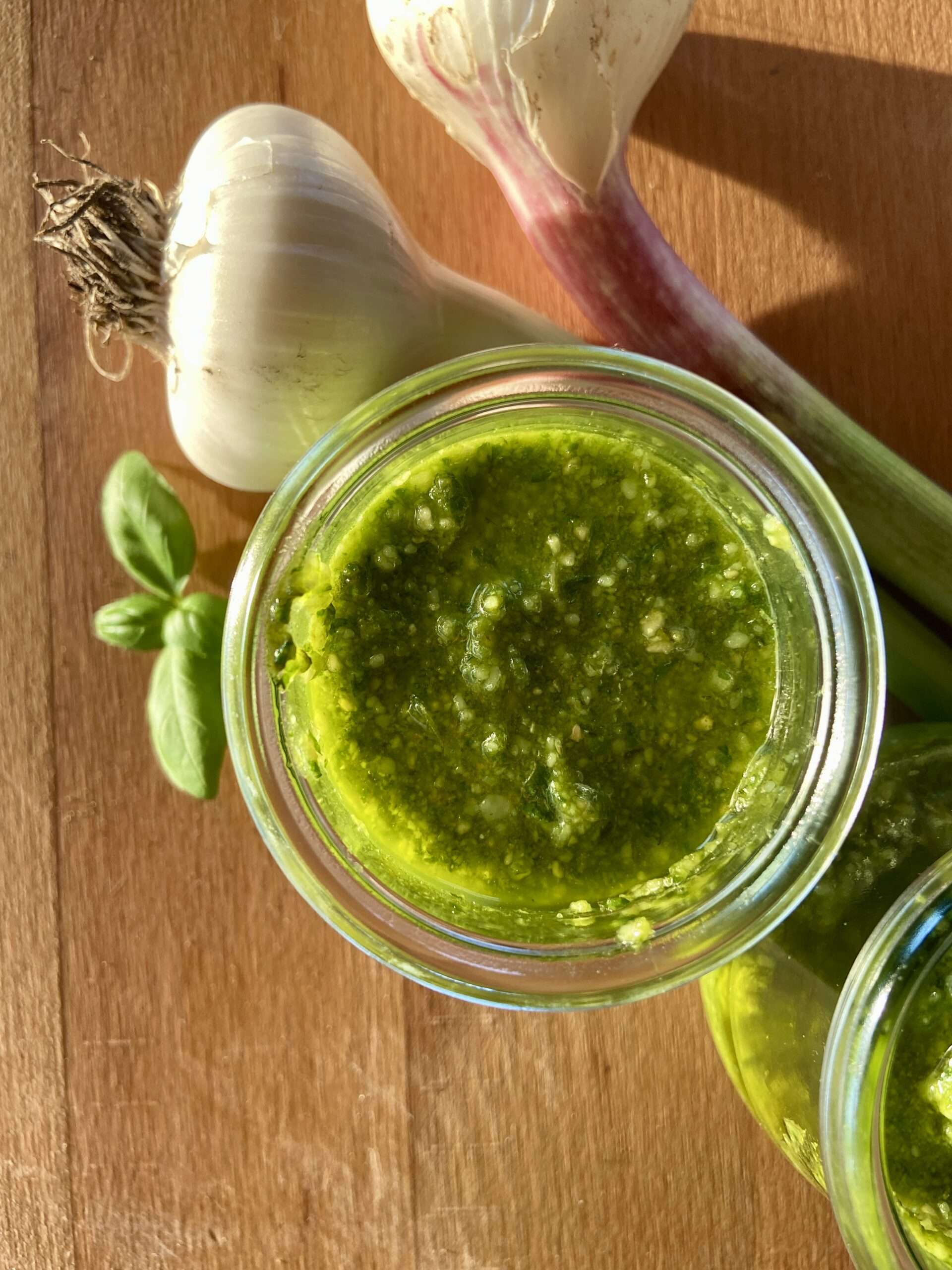 Pesto mit frischem Basilikum