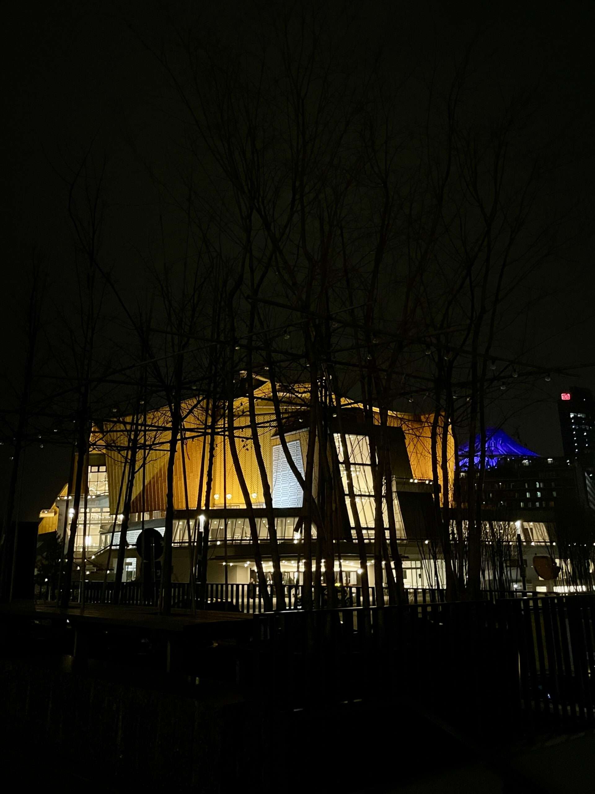 Philharmonie Berlin bei Nacht