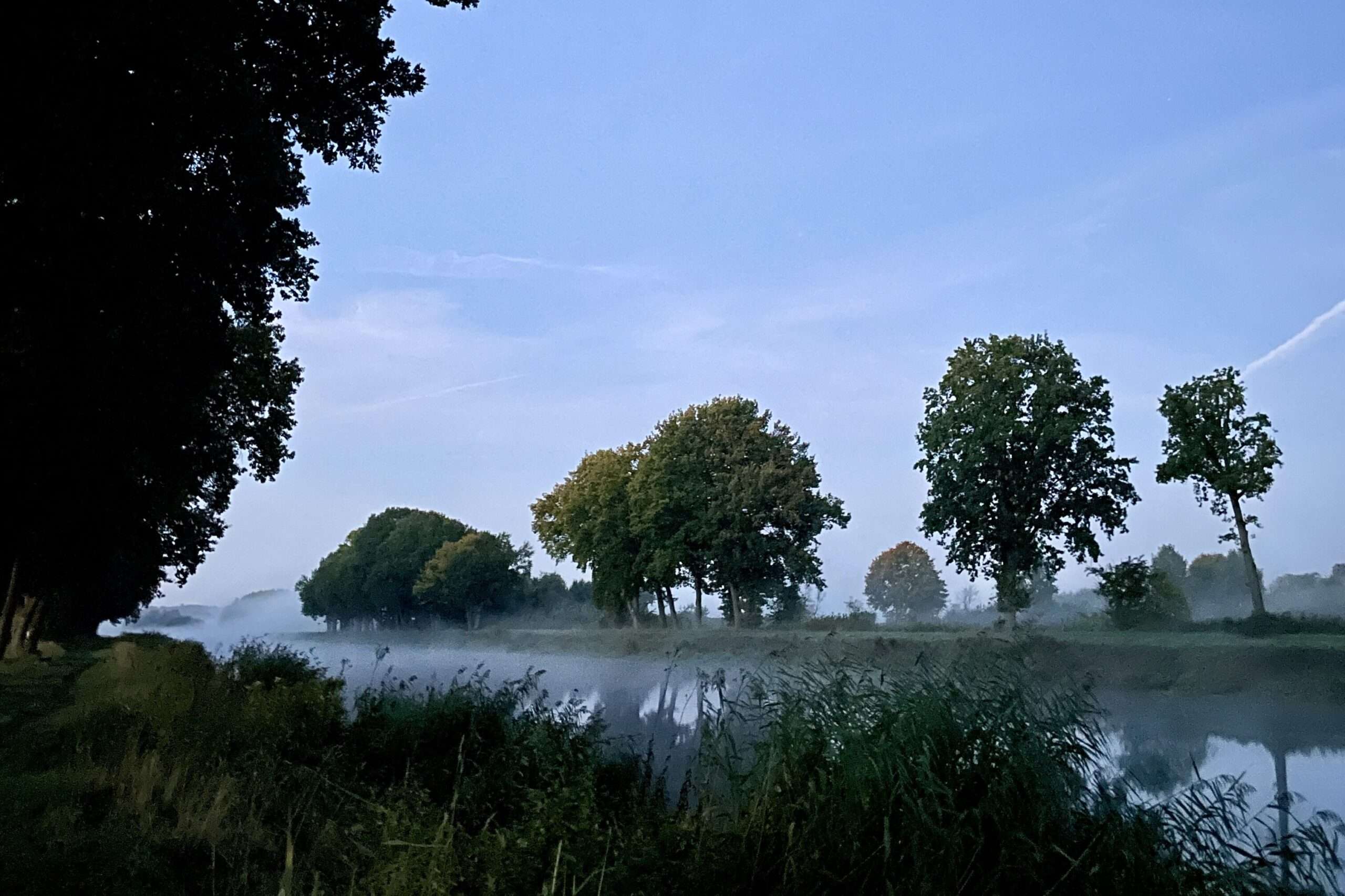 Morgenstimmung über dem Kanal